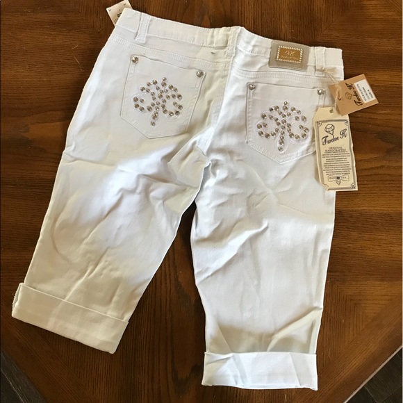 New - Distressed White Cropped Jeans - Picture 7 of 8